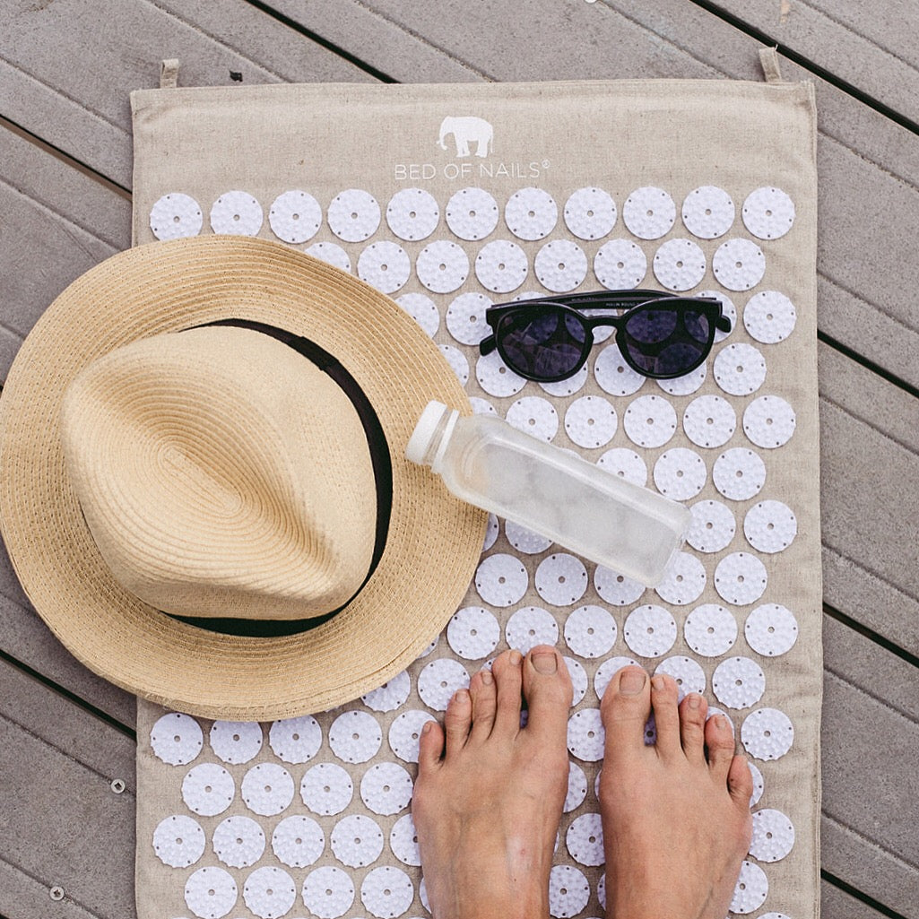 Bed of Nails ECO acupressure mat with organic linen cover and rows of white spike discs — view 4